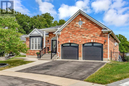 31 Hoodless Court, Brantford