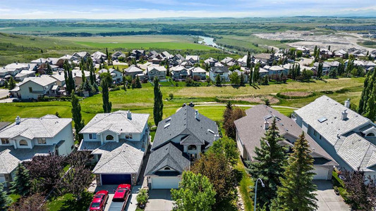 311 Gleneagles View, Cochrane