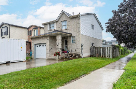 311 Macintosh Drive, Hamilton