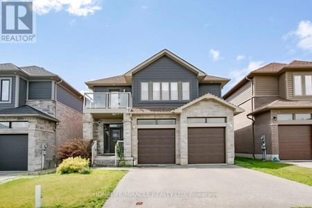 312 Carriage Way, Waterloo