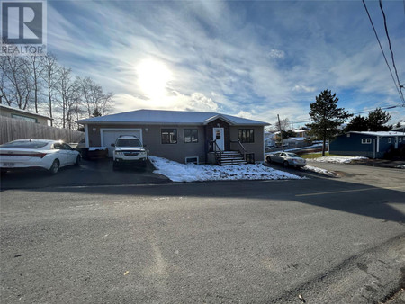 32 Thirteenth Avenue, Grand Falls Windsor