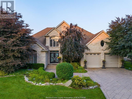 320 Shoreview Circle, Windsor