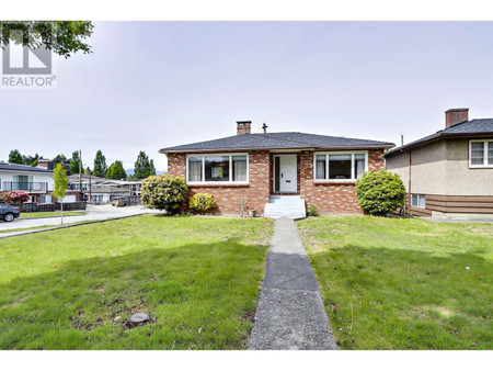 3205 E 2nd Avenue, Vancouver