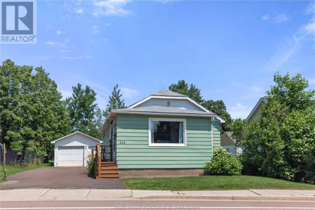 Kitchen - 323 Salisbury Rd, Moncton, NB E1E1A9 Photo 1