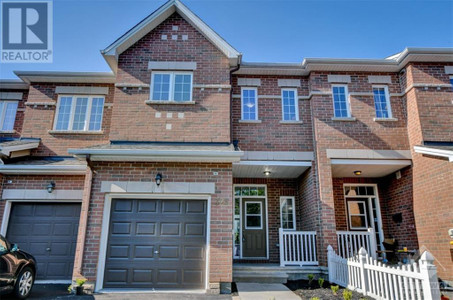 325 Kingbrook Drive, Kanata