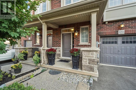 3253 Mockingbird Common, Oakville