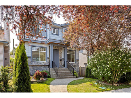 3256 Napier Street, Vancouver