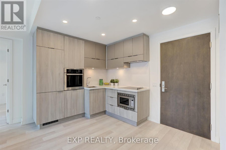 3306 39 Roehampton Avenue, Toronto C 10