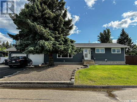 331 32nd Street, Battleford