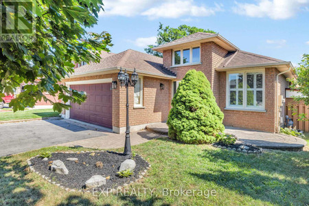 332 Sandringham Drive, Clarington Courtice