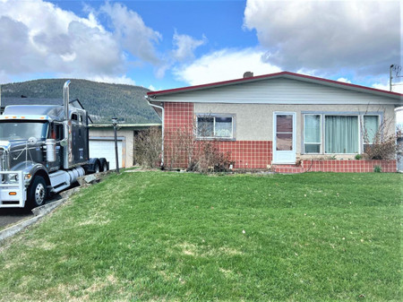 3322 Highway 3, Creston