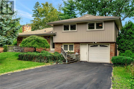 335 Woodworth Drive E, Ancaster