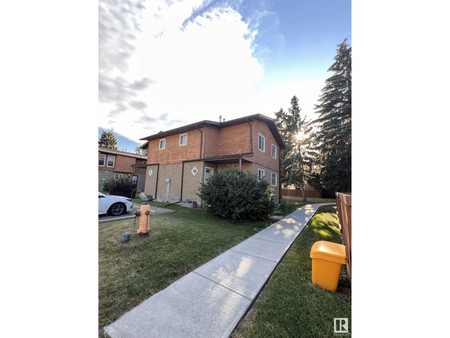 34 3812 20 Av Nw, Edmonton