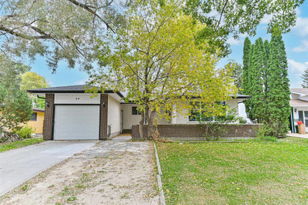 34 Bryn Mawr Road, Winnipeg