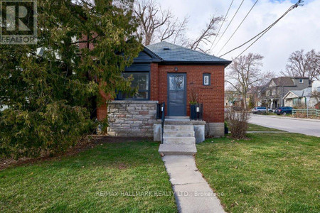 34 Gloucester Grve, Toronto, ON M6C2A1 Photo 1