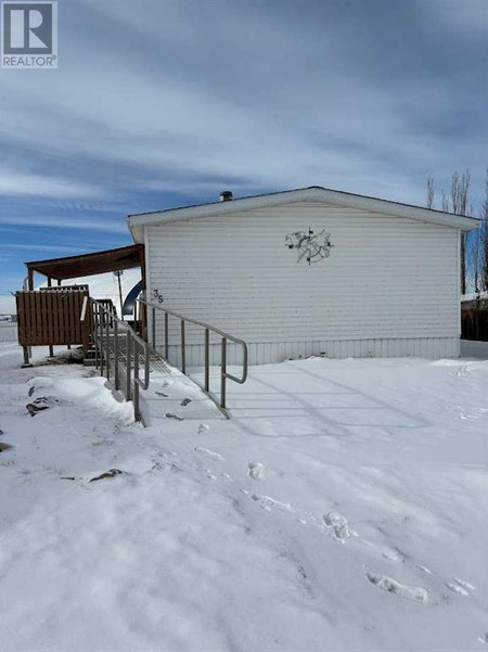 35 900 Ross Street, Crossfield