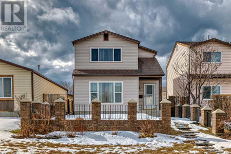 35 Abingdon Court Ne, Calgary