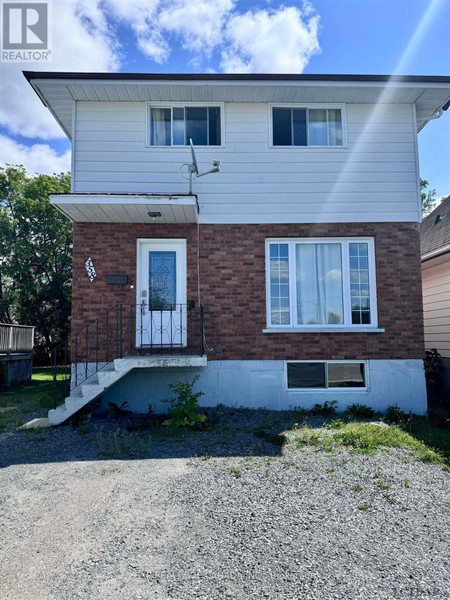 358 Tamarack Street, Timmins Hill District