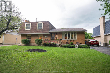 359 Mcnaughton Avenue West, Chatham