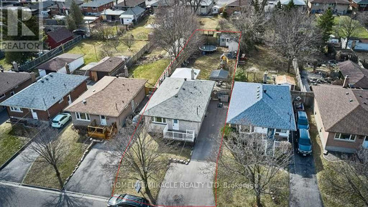 Living room - 367 Wolfe Street, Oshawa, ON L1H3T9 Photo 1