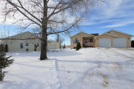 37106 Keating Road, Steinbach