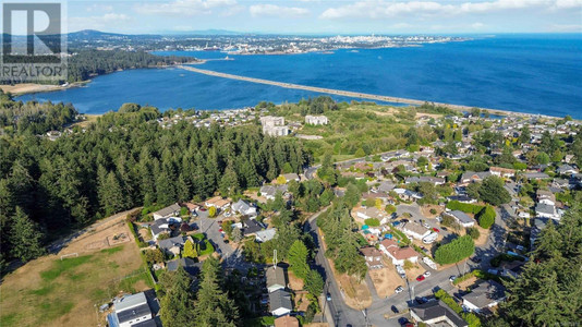 372 Lagoon Rd, Colwood