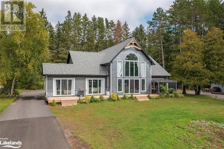 379 Santas Village Road, Bracebridge