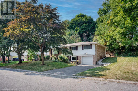 38 Robinhood Drive, Dundas