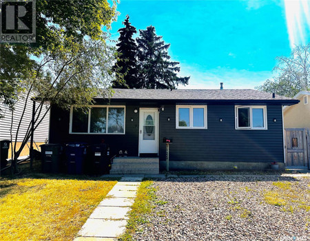 3825 Diefenbaker Drive, Saskatoon