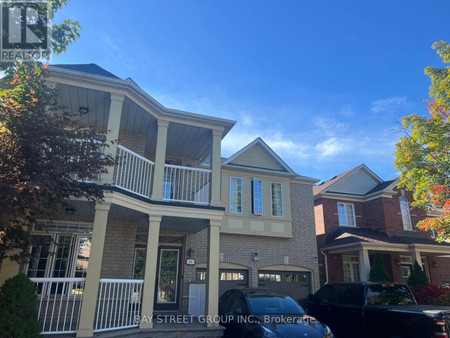 39 Emery Hill Boulevard, Markham Berczy