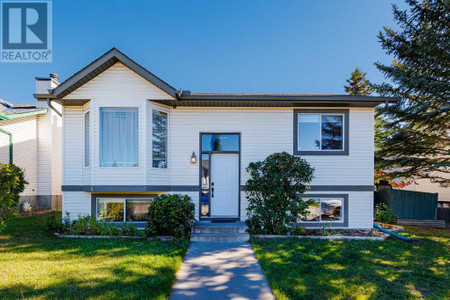 4 West Murphy Place, Cochrane