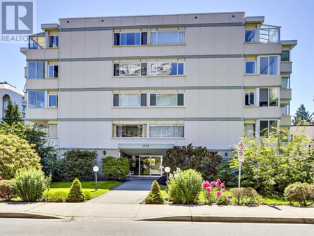 404 1750 Esquimalt Avenue, West Vancouver