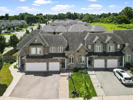 404 Dicenzo Drive, Hamilton