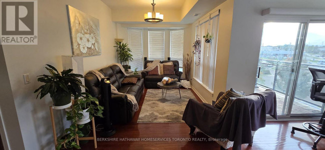 408 2 Maison Parc Court, Vaughan