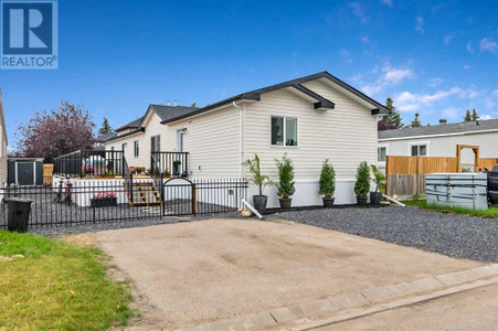 414 Heritage Drive, Okotoks