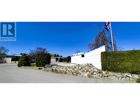 415 Commonwealth Rd Road, Kelowna