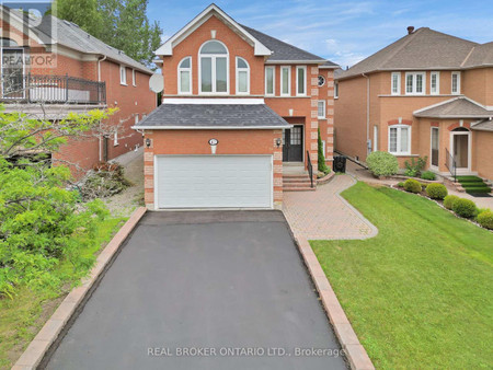 42 Cedarhurst Drive, Richmond Hill Devonsleigh