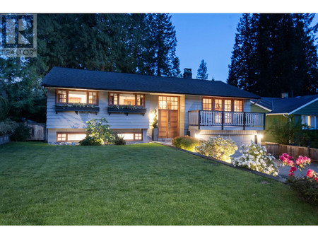 4318 Quinton Place, North Vancouver