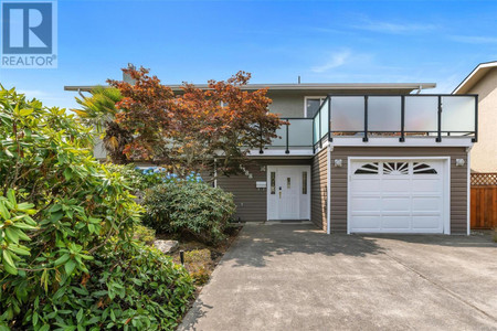 4388 Robinwood Dr, Saanich