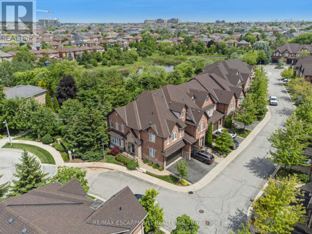 44 300 Ravineview Way, Oakville Iroquois Ridge North