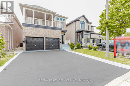 46 Village Lake Crescent, Brampton