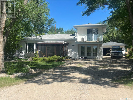 462 Osborne Avenue, Regina Beach