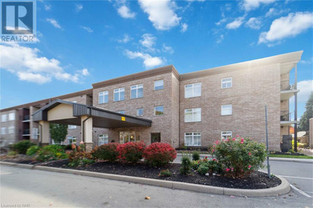 4644 Pettit Avenue Avenue Unit 221, Niagara Falls