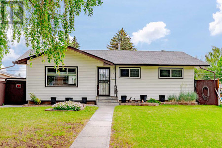 Living room - 48 Armstrong Crescent Se, Calgary, AB T2J0X3 Photo 1