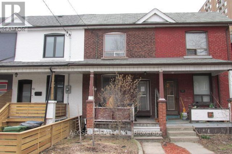 Living room - 48 Uxbridge Ave, Toronto, ON M6N2Y2 Photo 1