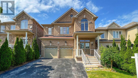 496 Foxcroft Boulevard, Newmarket