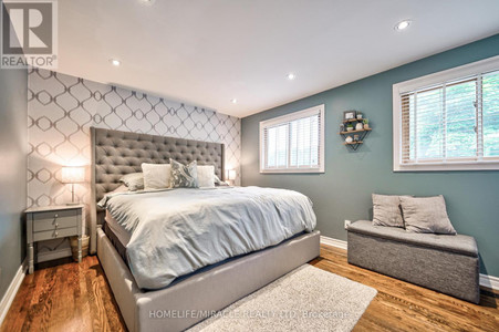 5 140 Ripley Court, Oakville