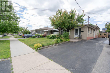 5 Goldsboro Road, Toronto W 05