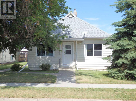 5022 51 Avenue, Rimbey