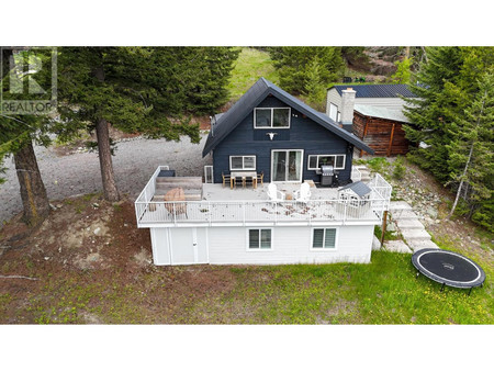 5033 Lauder Road, Merritt